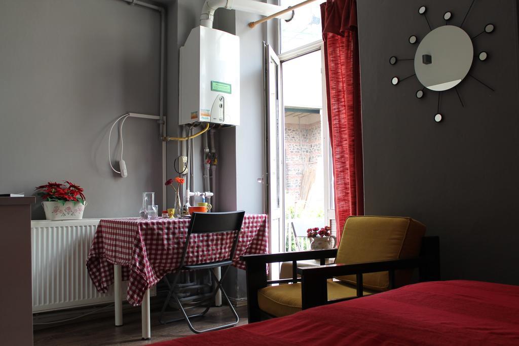 Eastwest Guesthouse Istanboel Buitenkant foto
