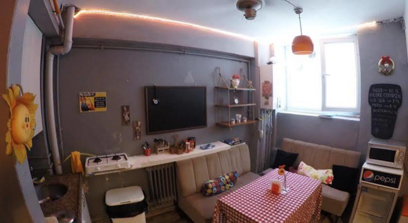 Eastwest Guesthouse Istanboel Buitenkant foto